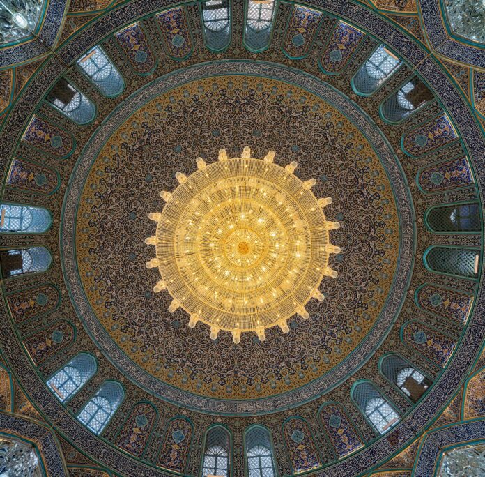 Ceiling of Tabatabaee mosque at Fatima Masumeh Shrine, qom, iran2.jpg Amir Pashaei (1984–) wikidata:Q96050296 https://creativecommons.org/licenses/by-sa/4.0/deed.en