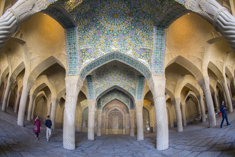 Vakil_Mosque_مسجد_وکیل_08.jpg Mostafameraji https://creativecommons.org/licenses/by-sa/4.0/deed.en